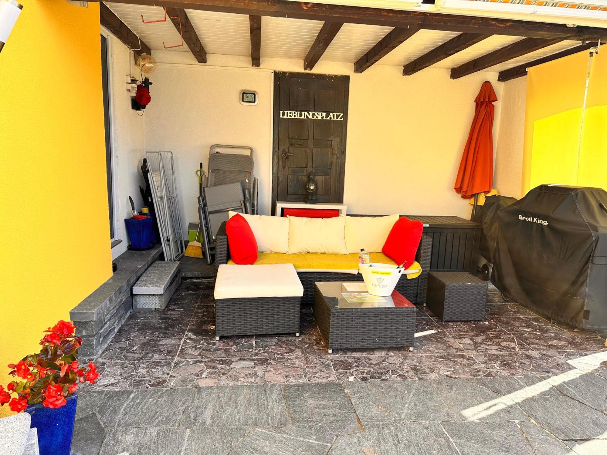 Bijouswiss " Yellow House" Oberterzen Exterior photo